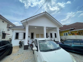 CL Homestay - Belakang Masjid SYP Machang